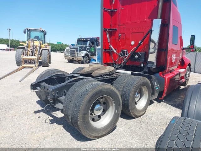 2019 INTERNATIONAL LT 4