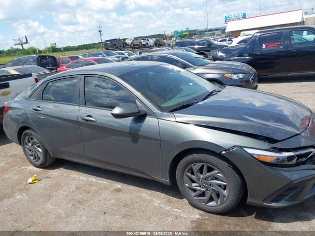 2024 HYUNDAI ELANTRA SEL 13