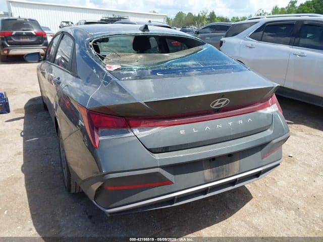 2024 HYUNDAI ELANTRA SEL 16