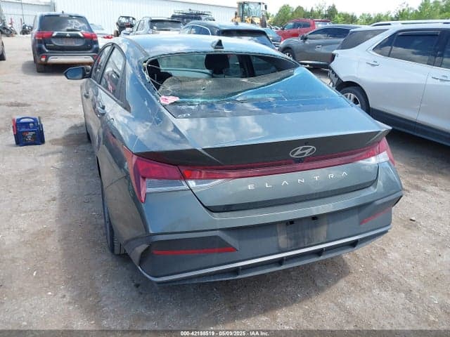 2024 HYUNDAI ELANTRA SEL 6