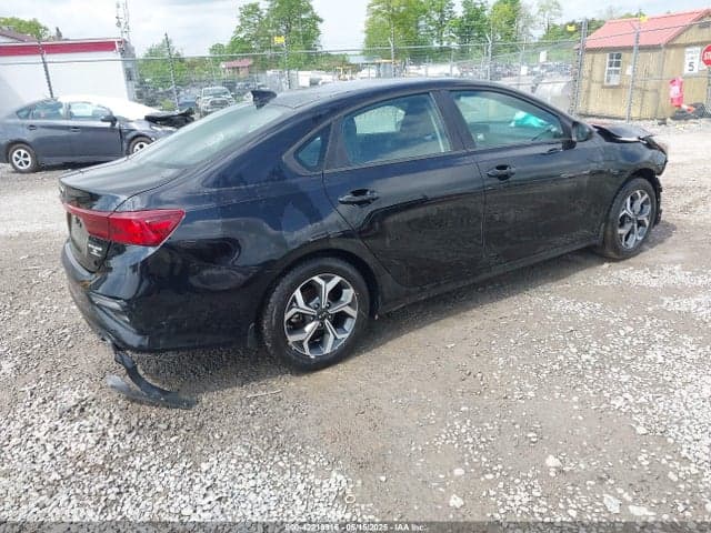 2021 KIA FORTE LXS 4