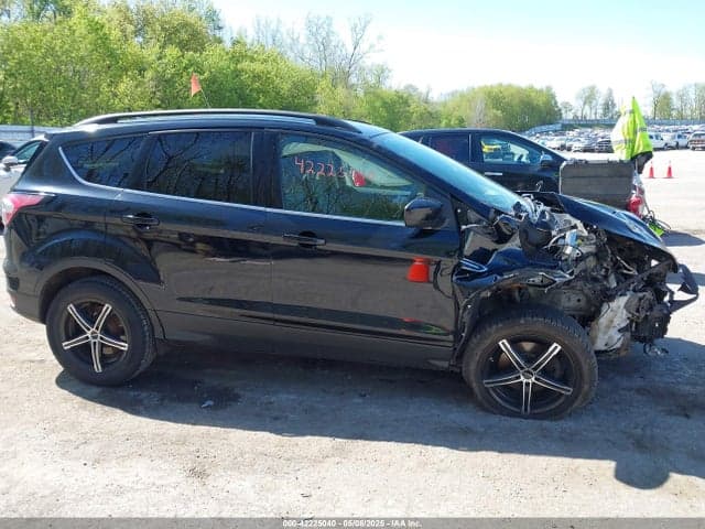 2017 FORD ESCAPE SE 14