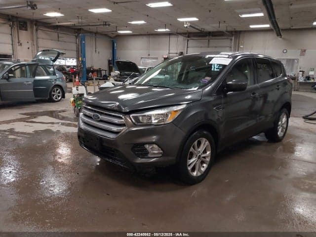 2017 FORD ESCAPE SE 2