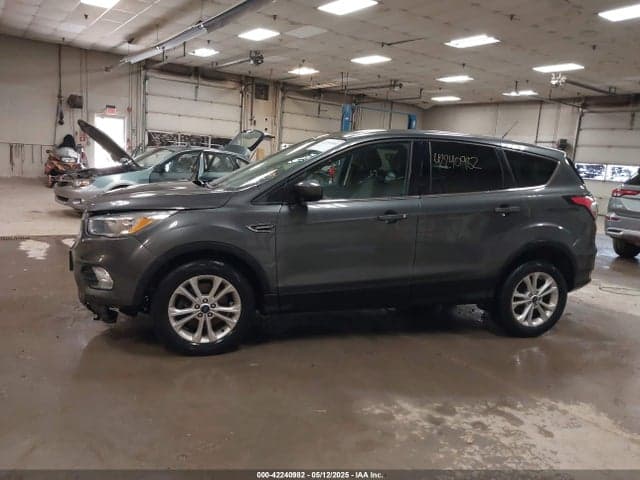 2017 FORD ESCAPE SE 14