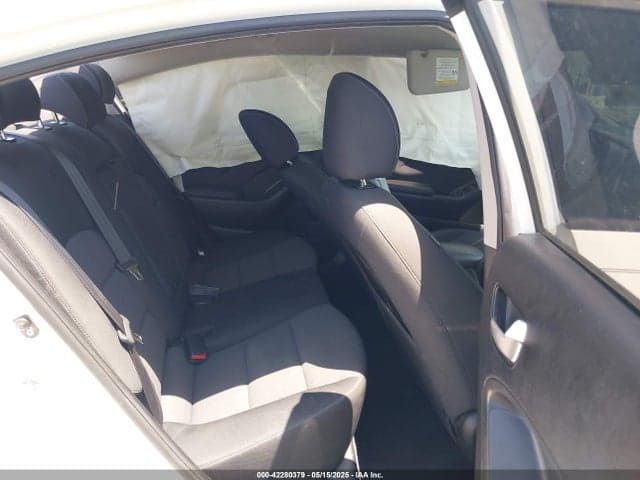 2017 KIA FORTE LX 8