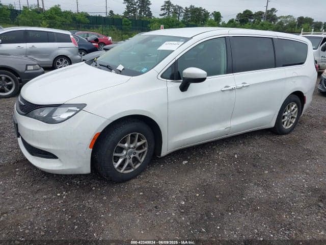 2022 CHRYSLER VOYAGER LX 2