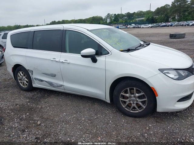 2022 CHRYSLER VOYAGER LX 13
