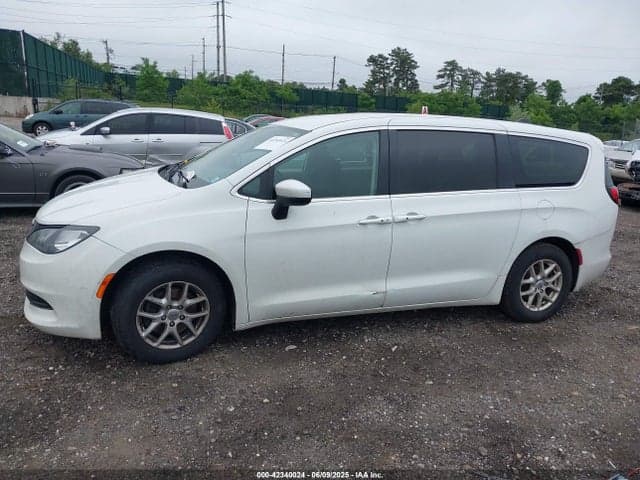 2022 CHRYSLER VOYAGER LX 14