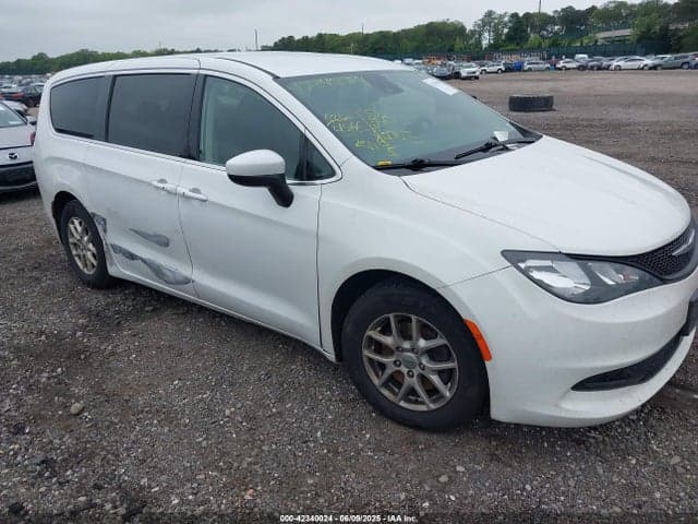 2022 CHRYSLER VOYAGER LX 6