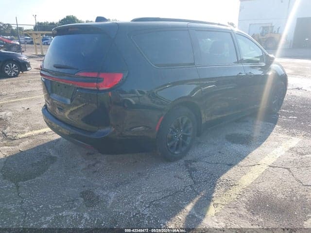 2021 CHRYSLER PACIFICA TOURING L 4