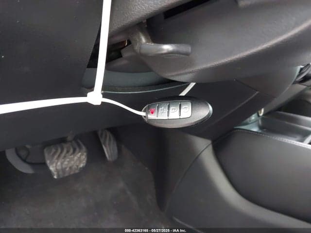 2017 NISSAN ROGUE SL 11