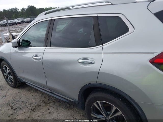 2017 NISSAN ROGUE SL 14