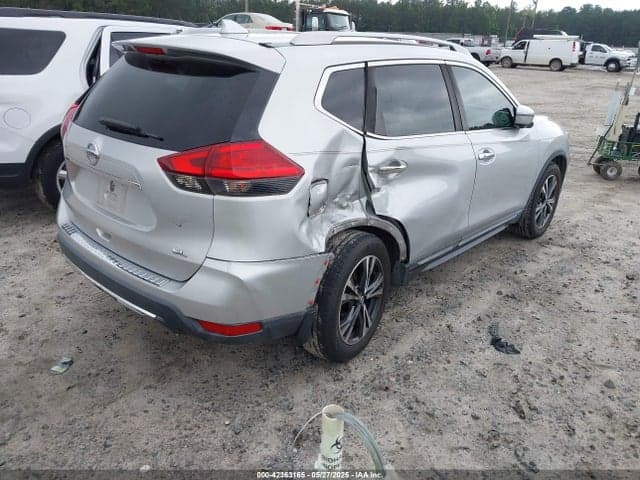 2017 NISSAN ROGUE SL 4