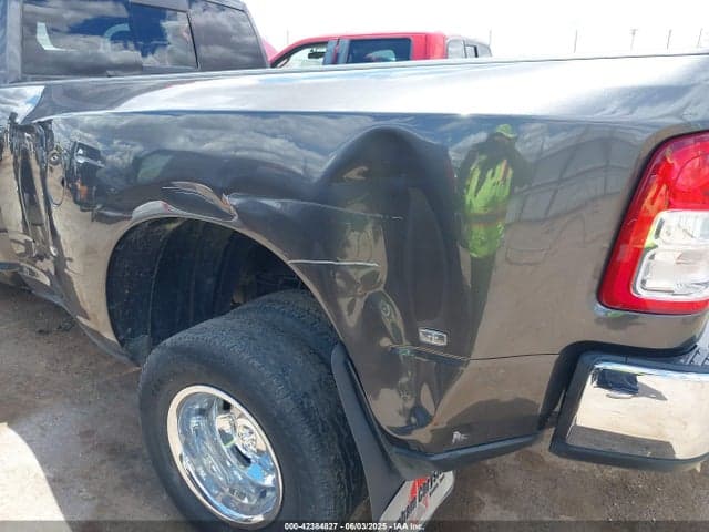 2023 RAM 3500 TRADESMAN 4X4 8' BOX 17