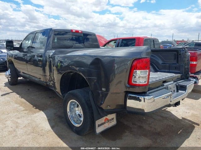 2023 RAM 3500 TRADESMAN 4X4 8' BOX 3