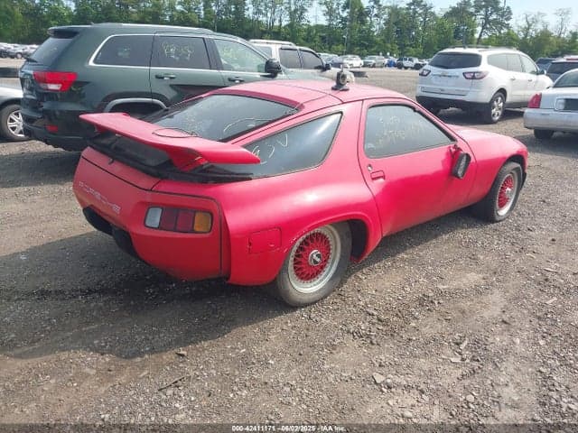 1983 PORSCHE 928 S 4