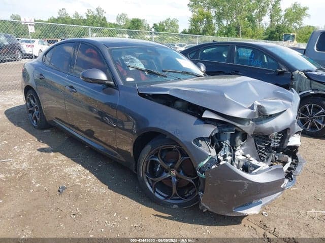 2017 ALFA ROMEO GIULIA TI RWD - 1