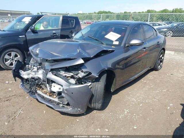2017 ALFA ROMEO GIULIA TI RWD 2