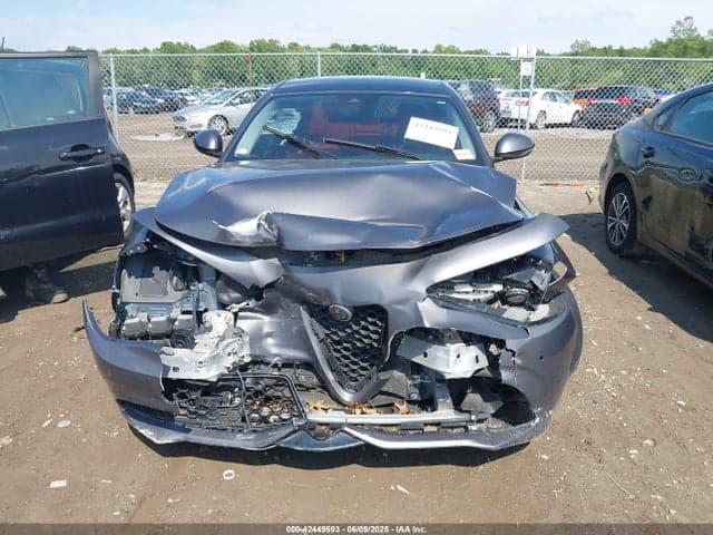 2017 ALFA ROMEO GIULIA TI RWD 12
