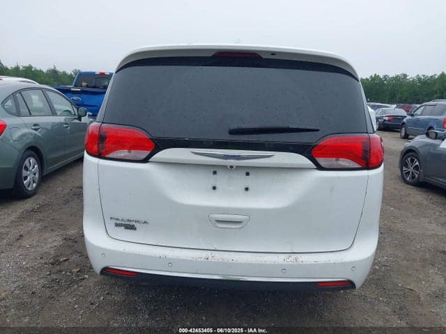 2018 CHRYSLER PACIFICA TOURING L 17