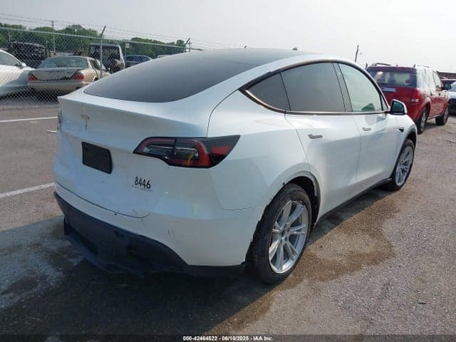 2023 TESLA MODEL Y 4