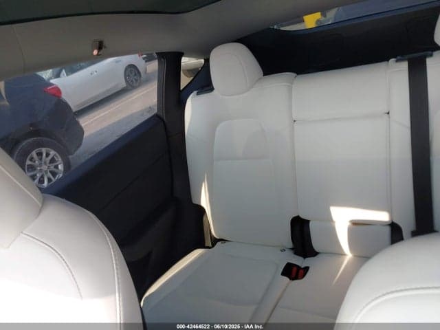 2023 TESLA MODEL Y 8