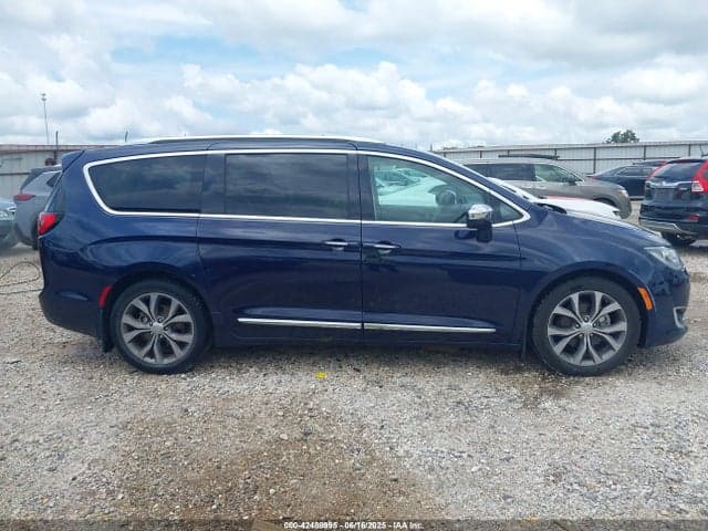 2018 CHRYSLER PACIFICA LIMITED 13