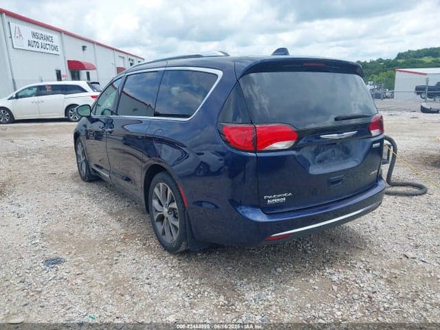 2018 CHRYSLER PACIFICA LIMITED 3