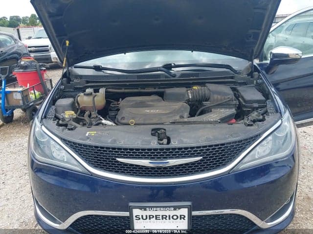 2018 CHRYSLER PACIFICA LIMITED 10