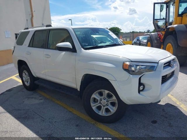 2021 TOYOTA 4RUNNER SR5 1