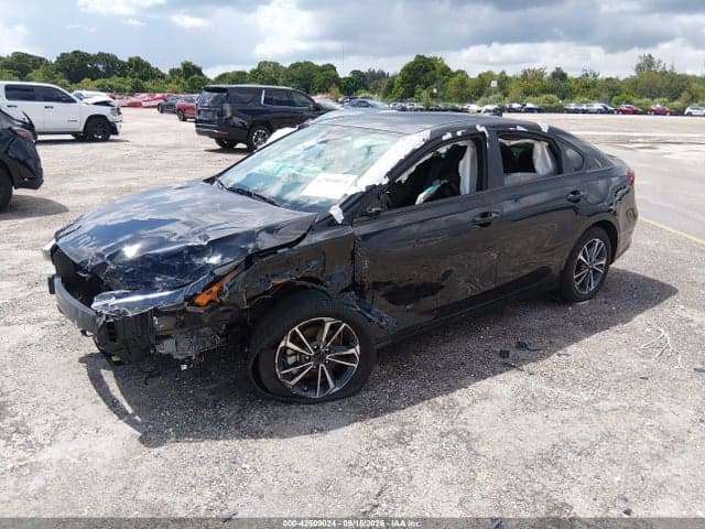 2024 KIA FORTE LXS 2