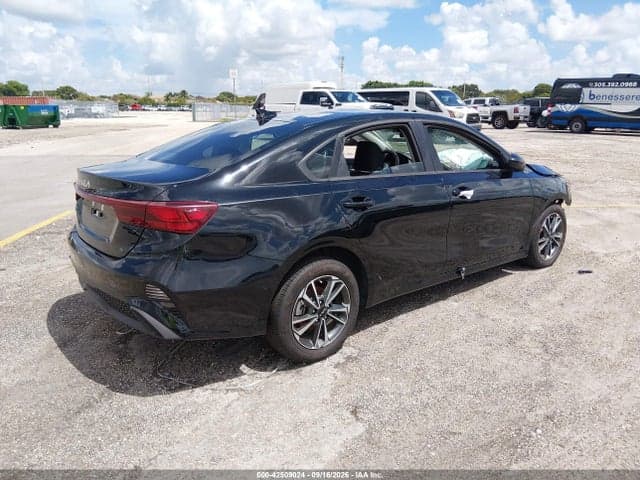2024 KIA FORTE LXS 4