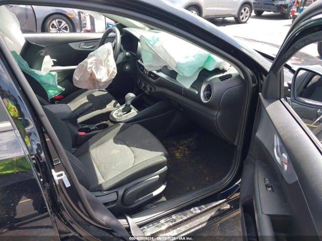 2024 KIA FORTE LXS 5