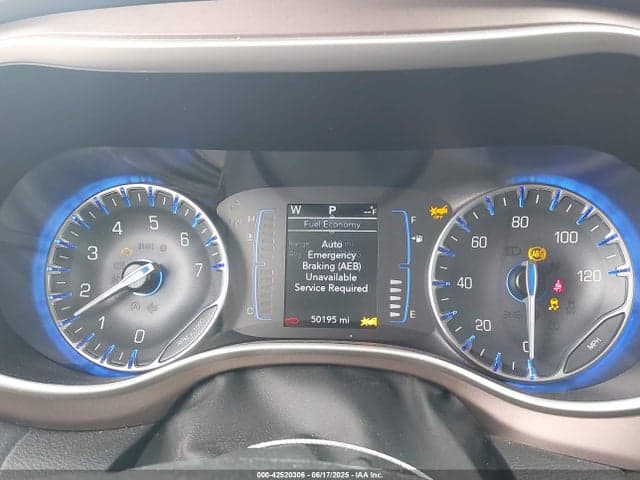 2023 CHRYSLER VOYAGER LX 7