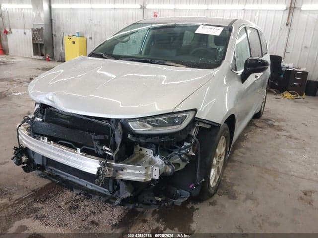 2024 CHRYSLER PACIFICA TOURING L 2