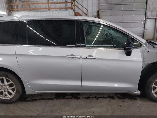 2024 CHRYSLER PACIFICA TOURING L 14