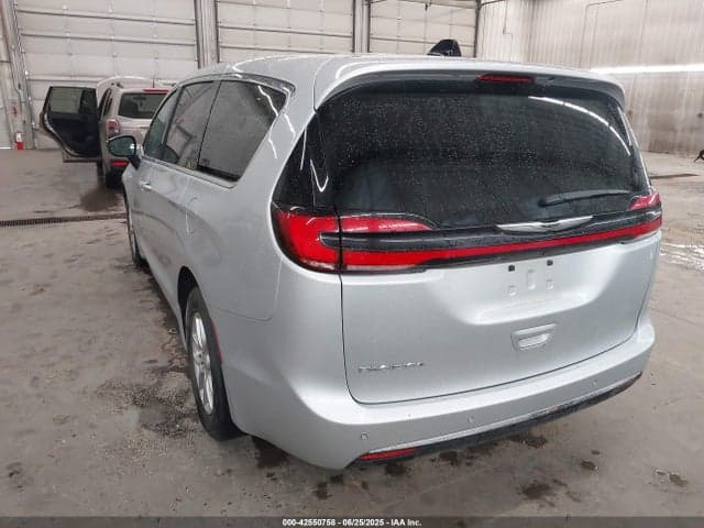2024 CHRYSLER PACIFICA TOURING L 3