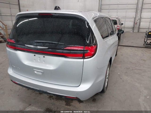 2024 CHRYSLER PACIFICA TOURING L 4