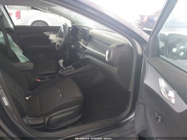 2024 KIA FORTE LX 5