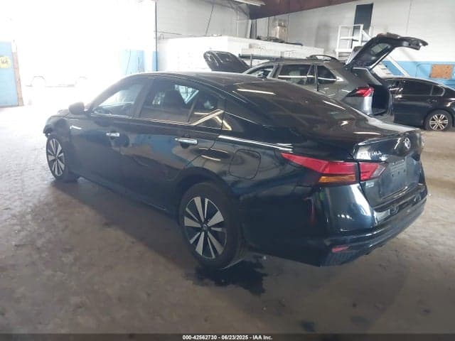 2021 NISSAN ALTIMA SV FWD 3