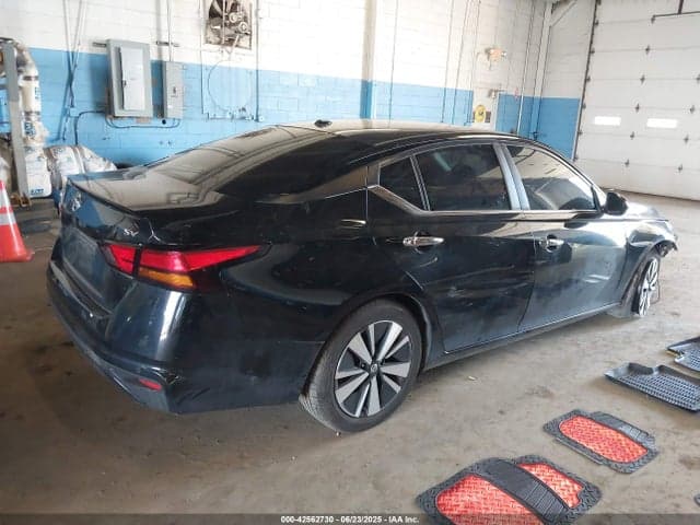 2021 NISSAN ALTIMA SV FWD 4