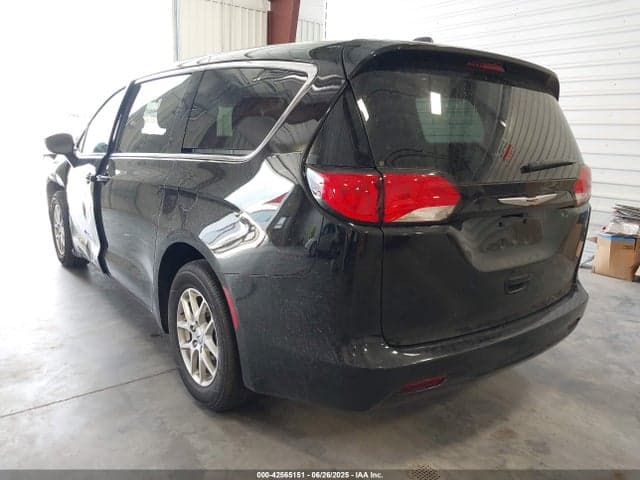 2024 CHRYSLER VOYAGER LX 3