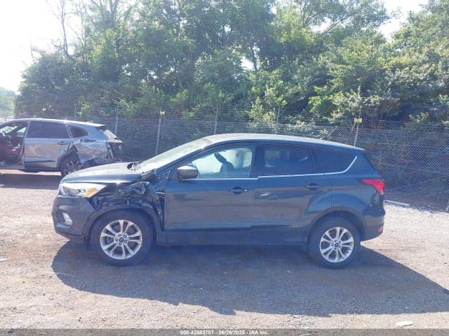 2019 FORD ESCAPE SE 14