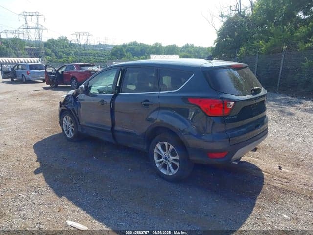 2019 FORD ESCAPE SE 3