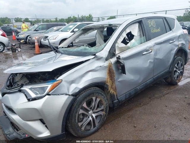 2018 TOYOTA RAV4 LE 2