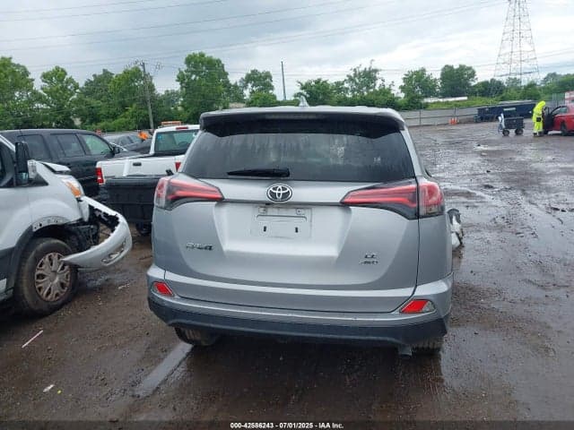 2018 TOYOTA RAV4 LE 17