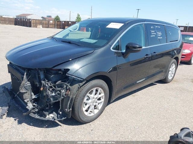 2023 CHRYSLER PACIFICA TOURING L 2