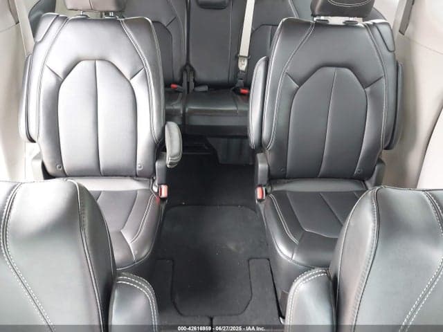2024 CHRYSLER PACIFICA TOURING L 19