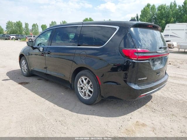 2024 CHRYSLER PACIFICA TOURING L 3