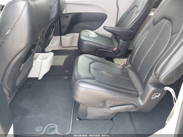 2024 CHRYSLER PACIFICA TOURING L 21